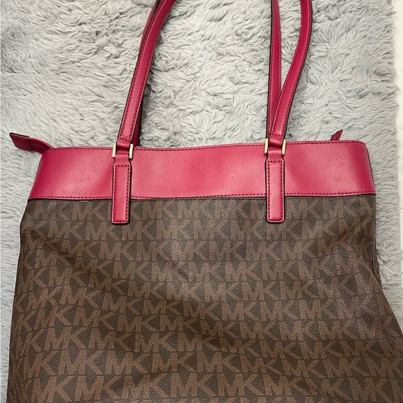 Large Michael Kors bags - Picture 7 of 16
